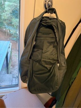 Lululemon sage green backpack